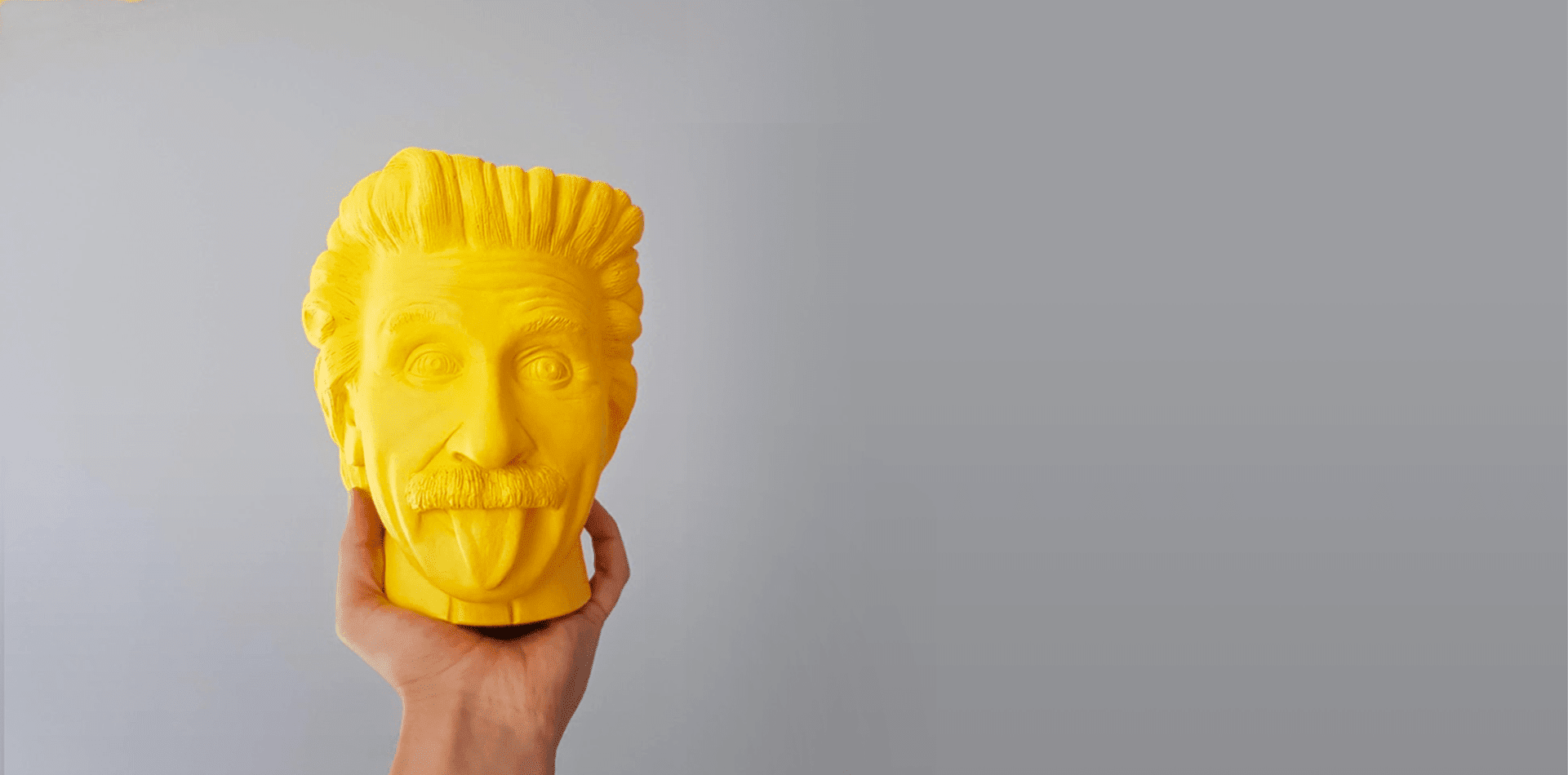statue head holding in a hand